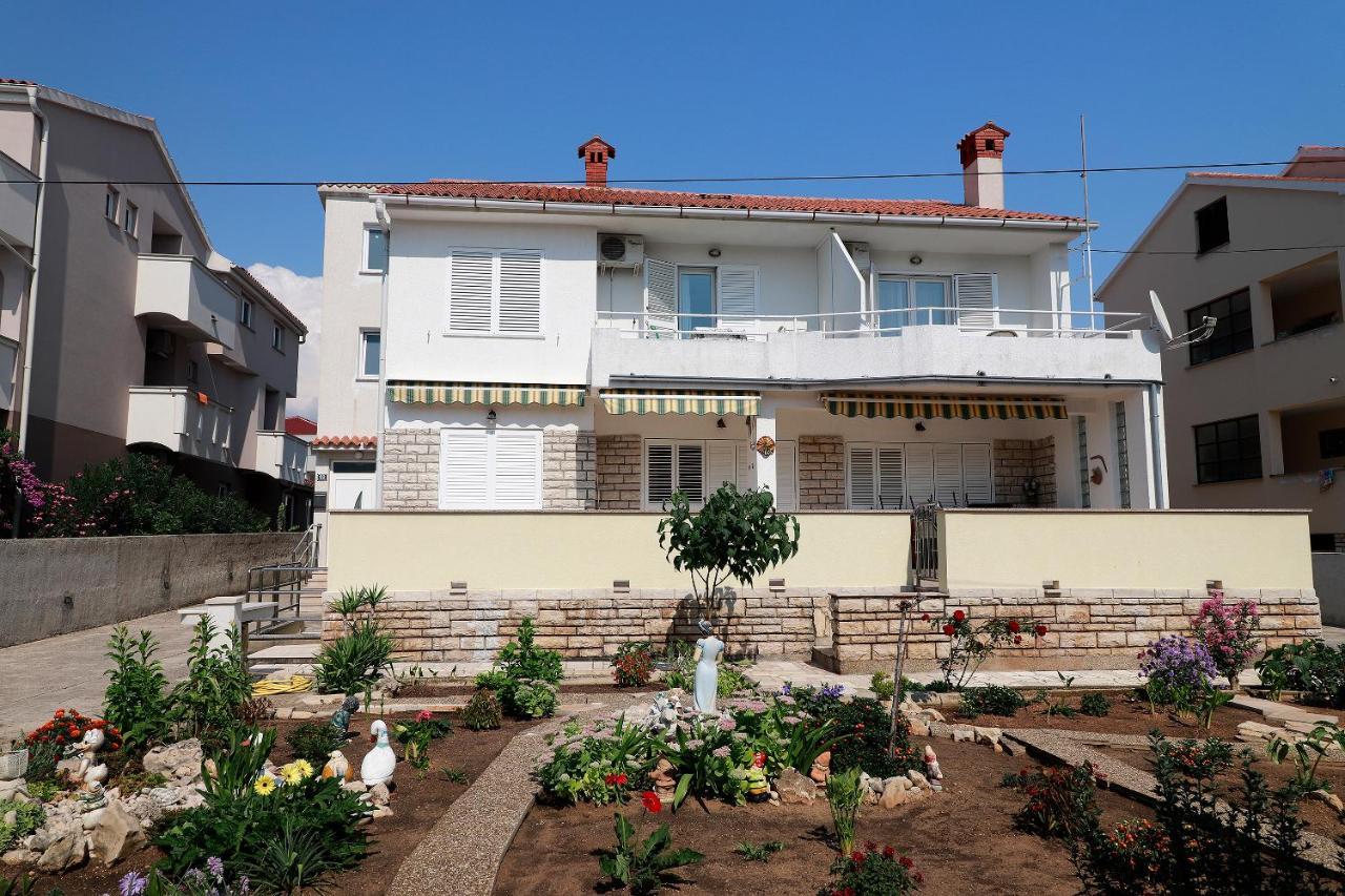 Apartments Katra Новаля Екстериор снимка
