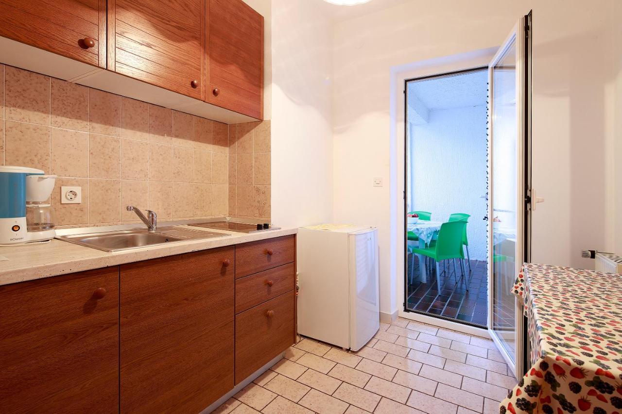 Apartments Katra Новаля Екстериор снимка