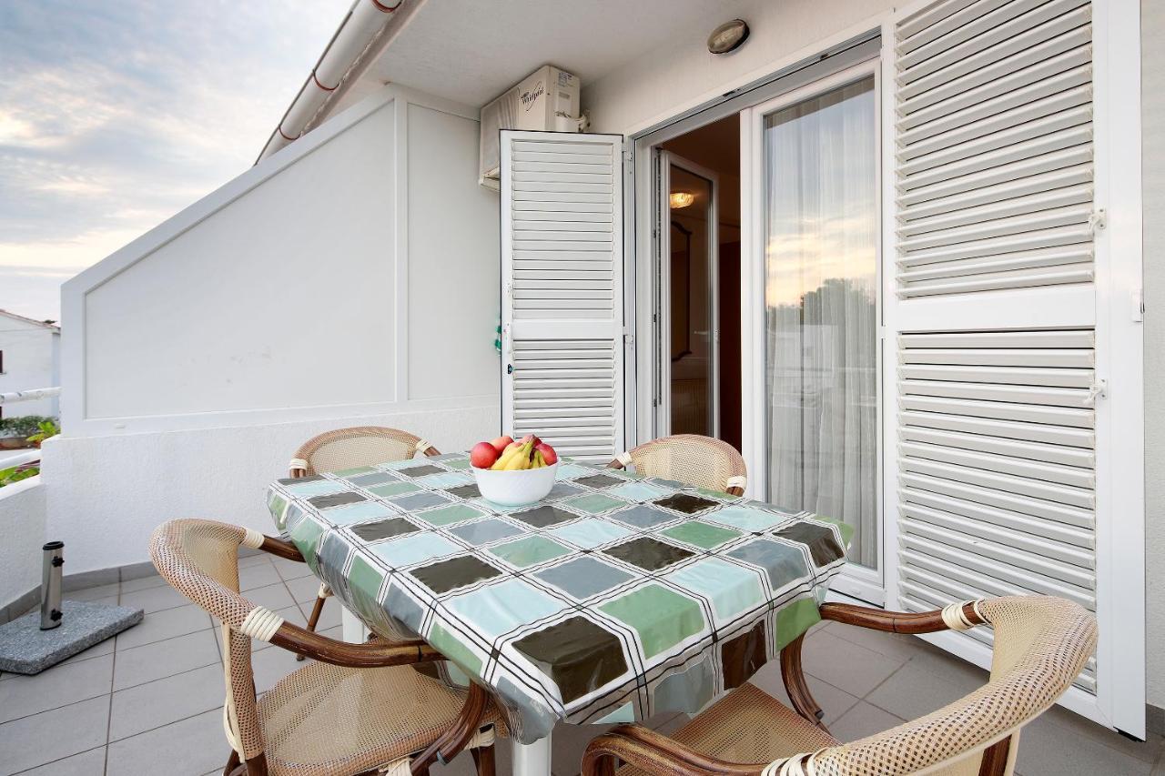 Apartments Katra Новаля Екстериор снимка