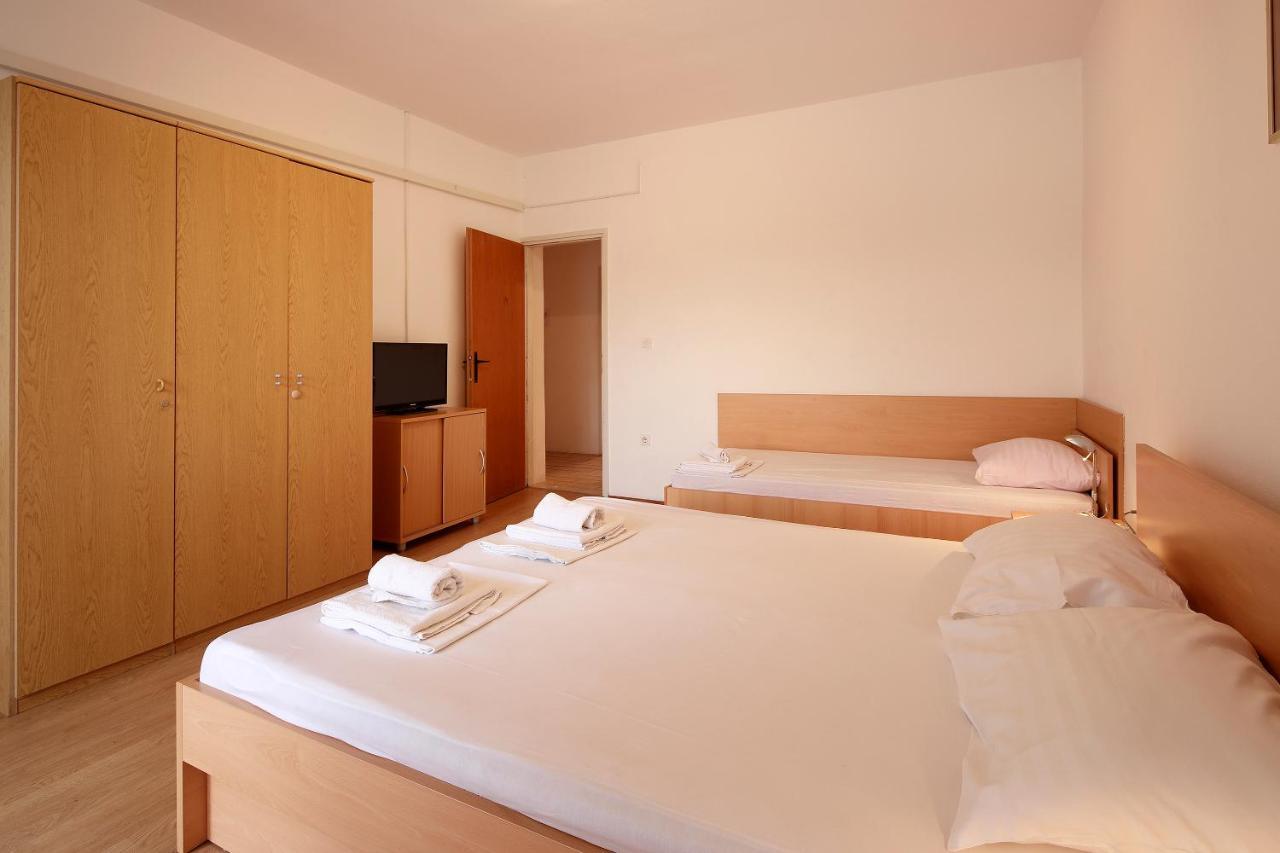 Apartments Katra Новаля Екстериор снимка