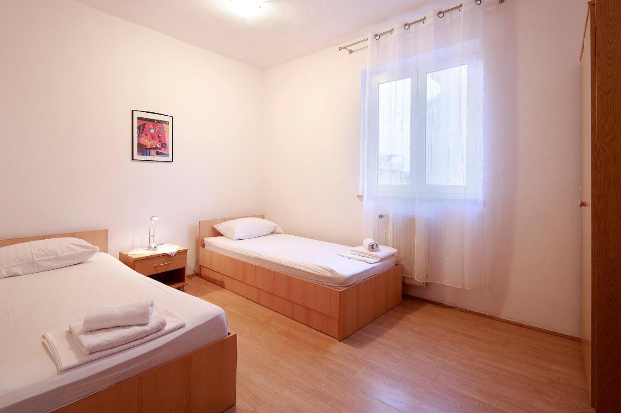 Apartments Katra Новаля Екстериор снимка